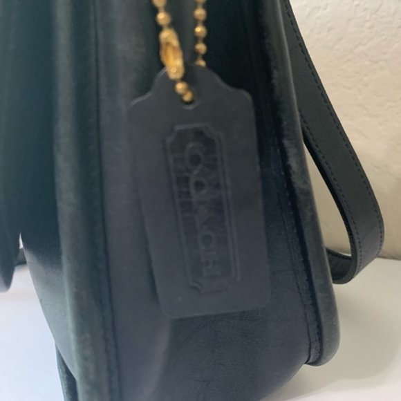 COACH Vintage Black Leather Cross body - Picture 3 of 8